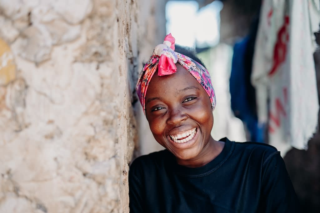 Generous Woman 6 surprising benefits of generosity
