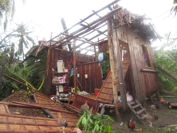 typhoon-destroyed-home